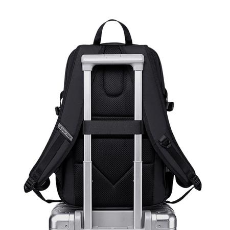 Biały plecak miejski dla nowoczesnych kobiet, na laptopa 15,6", 18 l, podróżny i na co dzień. SUPER FIVE FB696 White.