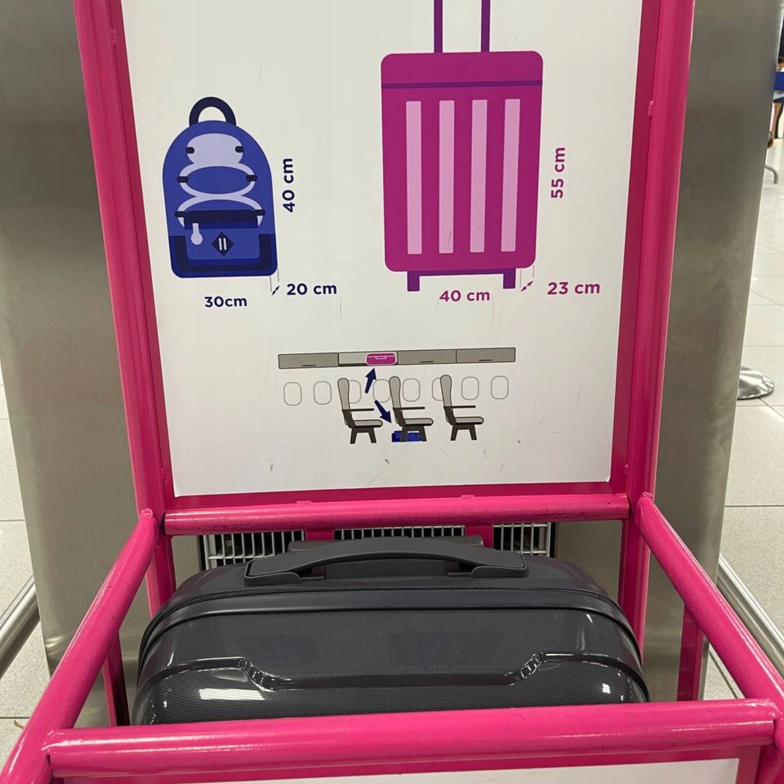 Walizka mała ciemnoszara – funkcjonalna, stylowa, wytrzymała walizka podróżna Wowbag 7905 S dark grey pol_pl_Walizka-mala-ciemnoszara-funkcjonalna-stylowa-wytrzymala-walizka-podrozna-Wowbag-7905-S-dark-grey-128_3