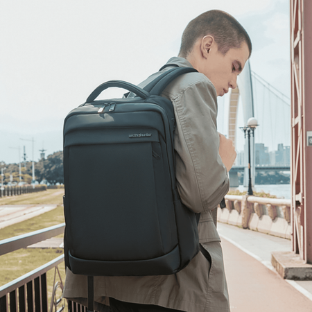 Plecak miejski czarny męski wodoodporny na laptopa 15,6" do pracy Arctic Hunter B00478 black