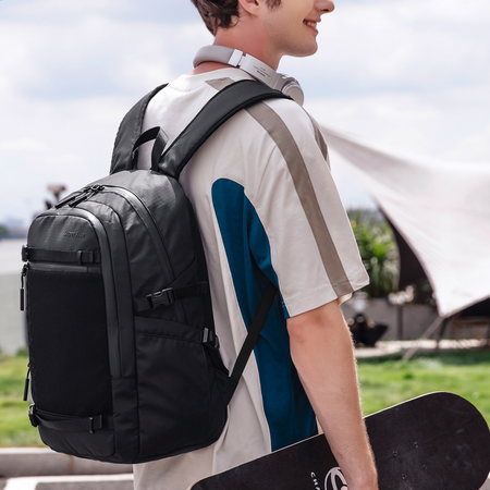 Czarny plecak miejski dla aktywnej młodzieży, 23 l, wodoodporny, na laptopa 15,6", podróżny. SUPER FIVE FB699 Black
