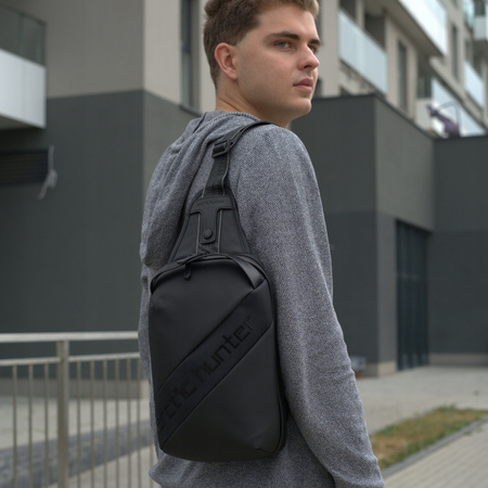 Saszetka na ramię męska damska czarna miejska wodoodporna stylowa funkcjonalna 5,5 L. Arctic Hunter XB00121Black