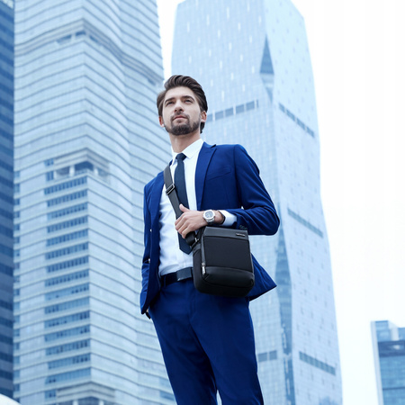 Saszetka męska czarna na ramię torba miejska wodoodporna biznesowa stylowa funkcjonalna 3,4 L Arctic Hunter K00679Black