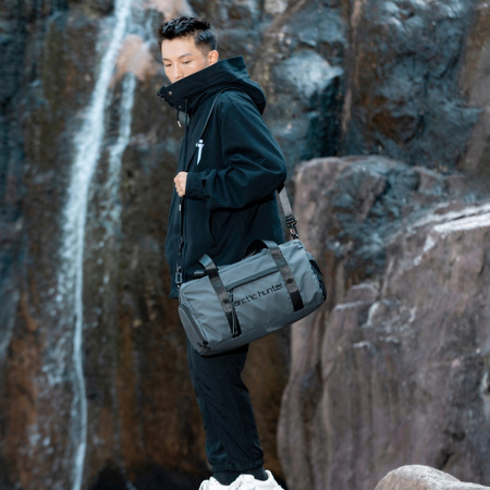 Szara torba sportowa 25 l uniwersalna, trwała i wodoodporna do pracy i na trening. Arctic Hunter LX00537 Grey.