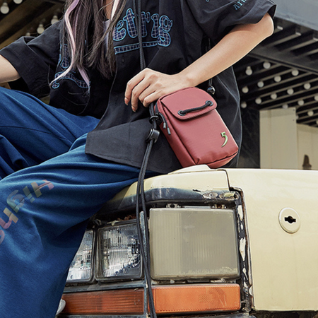 Saszetka na szyję czerwona mini torebka młodzieżowa stylowa na spacer damska męska 0,8 l FKB525Red