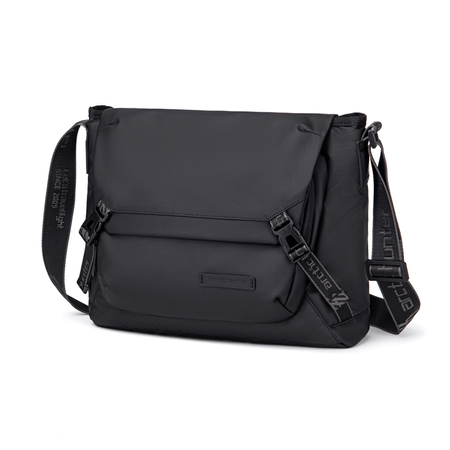 Torebka listonoszka czarna duża na ramię miejska wodoodporna uniwersalna na tablet 9,5 l Arctic Hunter K00528Black