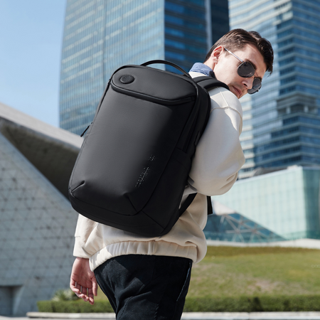 Plecak miejski czarny, biznesowy, na laptop, 25 l, elegancki, idealny do pracy i podróży. Arctic Hunter B00555 Black.