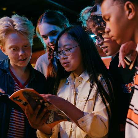 Mały czerwony plecak lekki sportowy – idealny na rower, spacer, wodę, klucze i telefon VIO XY092017 red