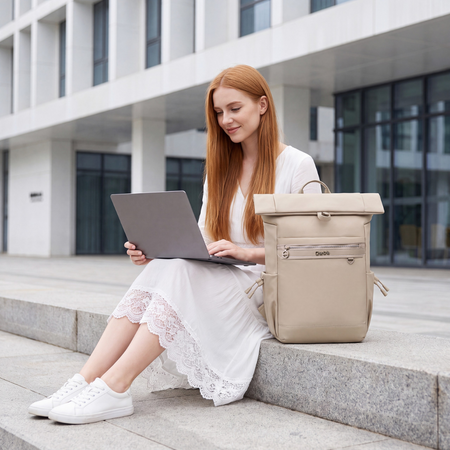 Plecak damski miejski elegancki beżowy do pracy na laptop na studia