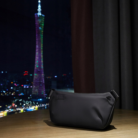 Saszetka nerka czarna męska damska na ramię miejska wodoodporna elegancka stylowa 4 L Arctic Hunter Y00569Black