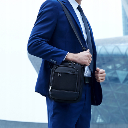 Saszetka męska granatowa wodoodporna torba na ramię miejska biznesowa elegancka funkcjonalna 2,7 L Arctic Hunter K00689Blue