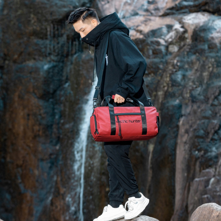 Czerwona torba sportowa 25 l pojemna, wodoodporna, miejska i młodzieżowa na każdy dzień Arctic Hunter LX00537 Red.