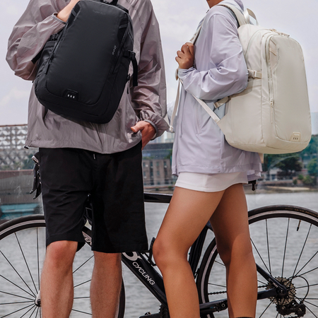 Biały plecak miejski damski, 22,8 l, wodoodporny, na laptopa 15,6", podróżny i na co dzień. SUPER FIVE FB700 White.