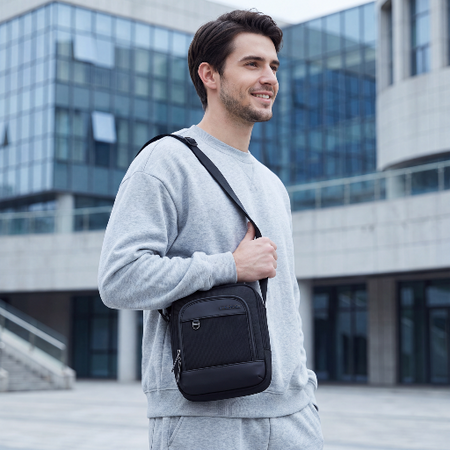 Saszetka męska czarna na ramię torba miejska biznesowa wodoodporna modna stylowa 2,7 L Arctic Hunter K00689Black