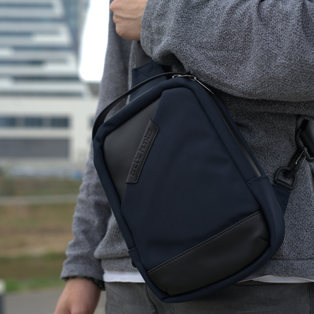 Saszetka męska granatowa wodoodporna torba na ramię miejska biznesowa modna stylowa 2,7 L Arctic Hunter XB00693Blue