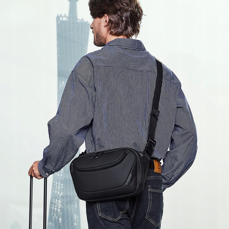 Saszetka nerka męska damska czarna na ramię wodoodporna miejska stylowa funkcjonalna torba 4 L Arctic Hunter Y00561Black