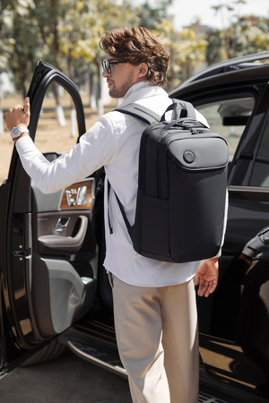 Plecak miejski czarny, biznesowy, na laptop, 25 l, elegancki, idealny do pracy i podróży. Arctic Hunter B00555 Black.