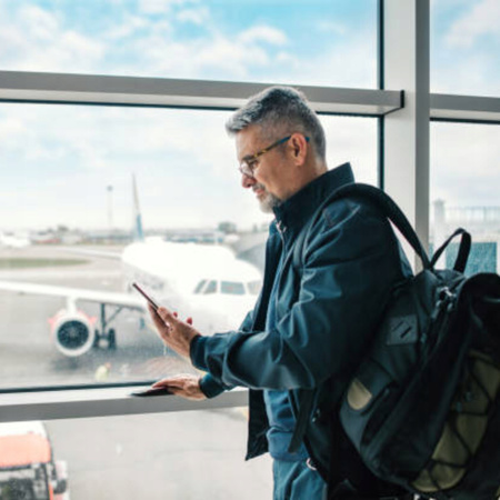 Walizka średnia czarna – podróżna, na kółkach, lekka i wytrzymała, do samolotu, elegancka i pojemna Wowbag 6910 M black