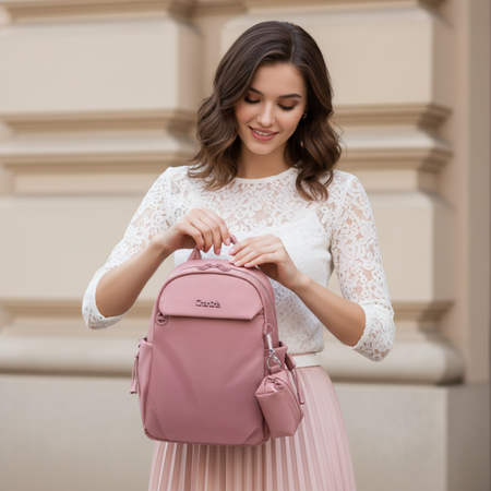 Plecak damski różowy stylowy na Ipad z etui na słuchawki lekki mini kobiecy