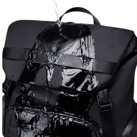 Czarny plecak miejski młodzieżowy, wodoodporny, na laptopa 15,6", 17 l, z wieloma kieszeniami. SUPER FIVE FB723 Black.